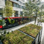 Wartehalle Metropole mit Dachbegrünung in Amsterdam